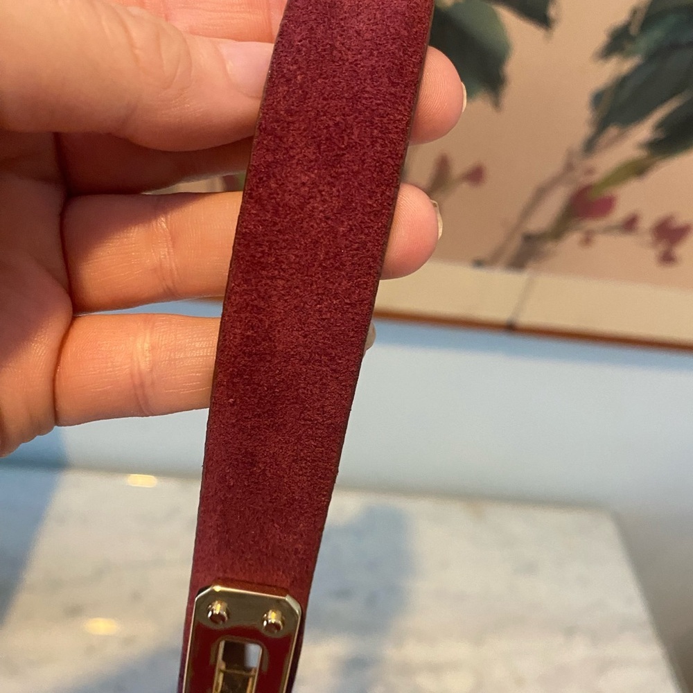 Tory Burch Brynn Belt Women's XS Suede Turn Lock Classic Timeless Luxury - Picture 5 of 5